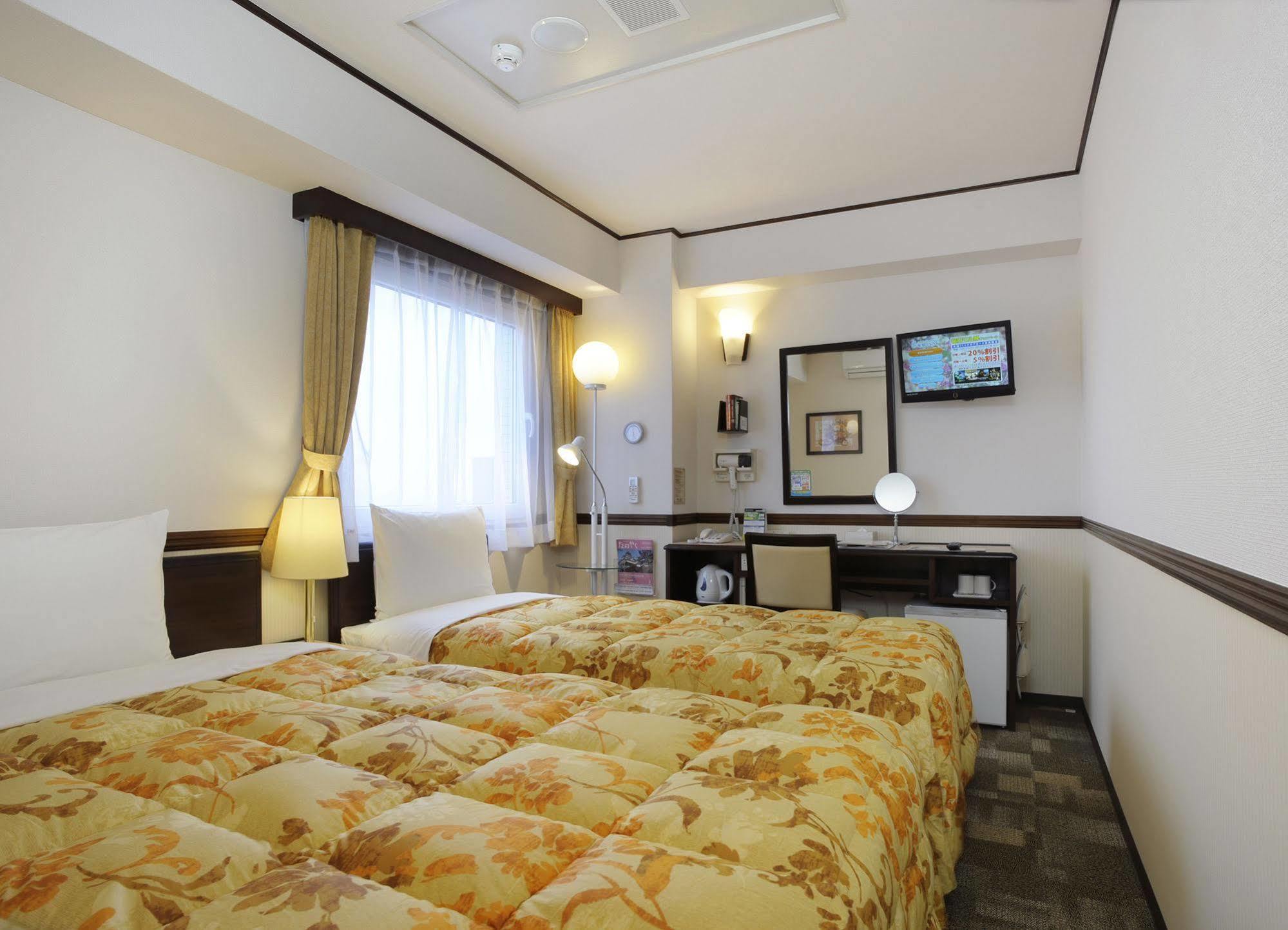 Toyoko Inn Kofu-Eki Minami-Guchi No.1 Екстериор снимка