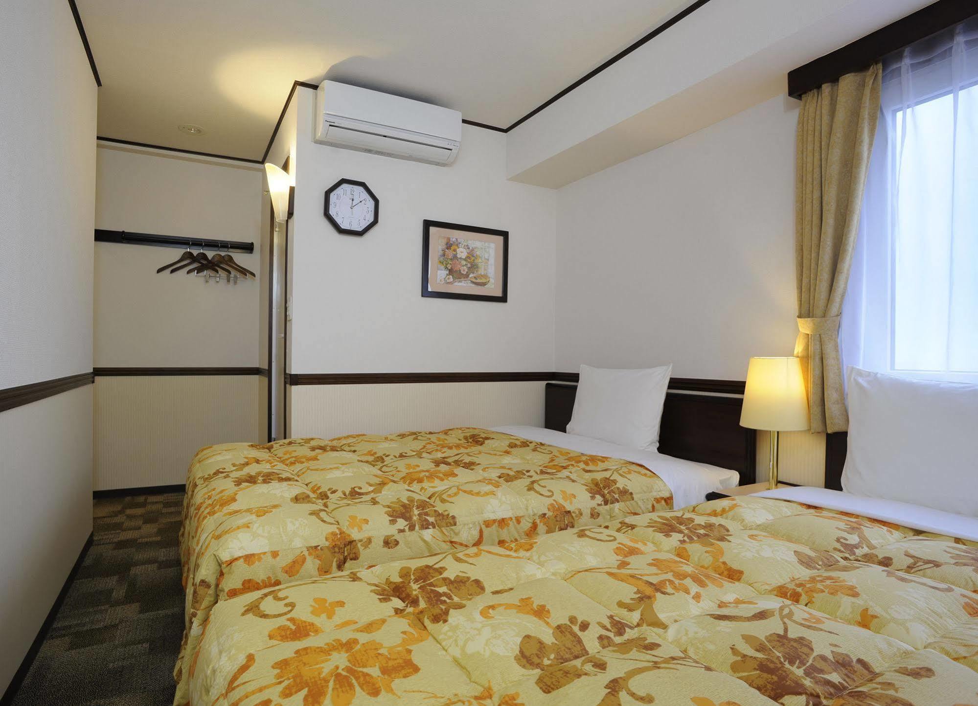 Toyoko Inn Kofu-Eki Minami-Guchi No.1 Екстериор снимка