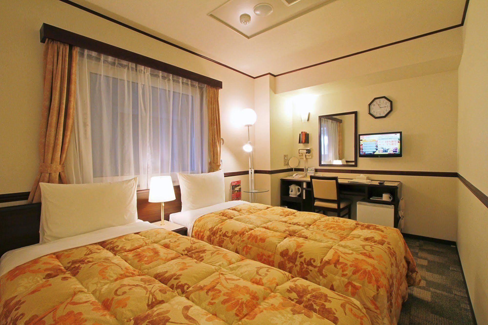 Toyoko Inn Kofu-Eki Minami-Guchi No.1 Екстериор снимка