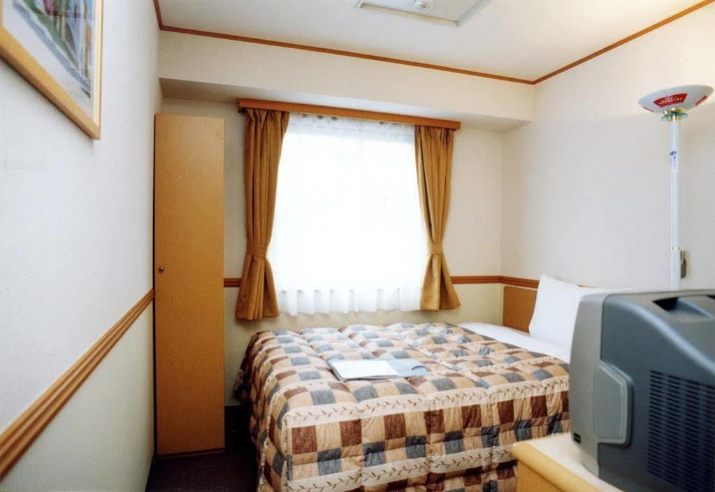 Toyoko Inn Kofu-Eki Minami-Guchi No.1 Екстериор снимка